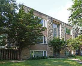 Country Club Apartments in St. Paul, MN - Building Photo - Building Photo