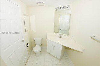 17145 N Bay Rd in Sunny Isles Beach, FL - Building Photo - Building Photo