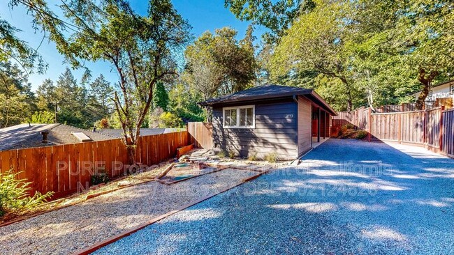 4773 Montecito Ave in Santa Rosa, CA - Building Photo - Building Photo
