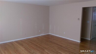 262 Robin Ct in Cheshire, CT - Building Photo - Building Photo