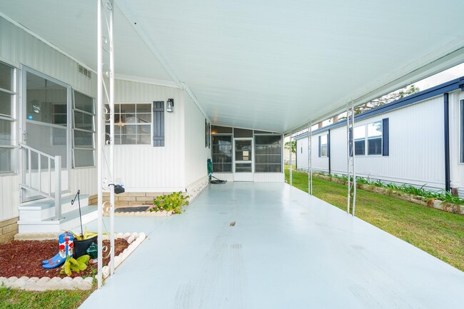 1401 W Highway 50 in Clermont, FL - Foto de edificio - Building Photo