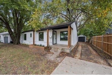 property at 11446 Lippitt Ave