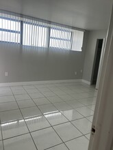 10400 SW 108th Ave, Unit A401 in Miami, FL - Foto de edificio - Building Photo