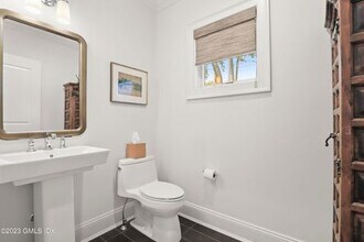 39 Woodland Dr in Greenwich, CT - Building Photo - Building Photo