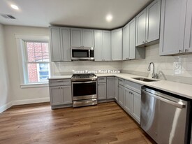 72 Belden St, Unit 2 Apartamentos