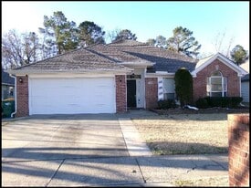 12915 Misty Creek Dr in Little Rock, AR - Building Photo