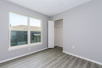 Parkville Place Apartments in Parkville, MO - Foto de edificio - Building Photo