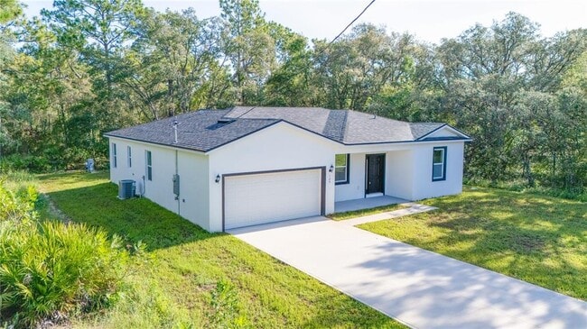 125 Fisher Way in Ocklawaha, FL - Building Photo - Building Photo