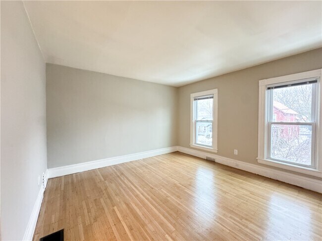 102 Gregory St in Rochester, NY - Building Photo - Building Photo