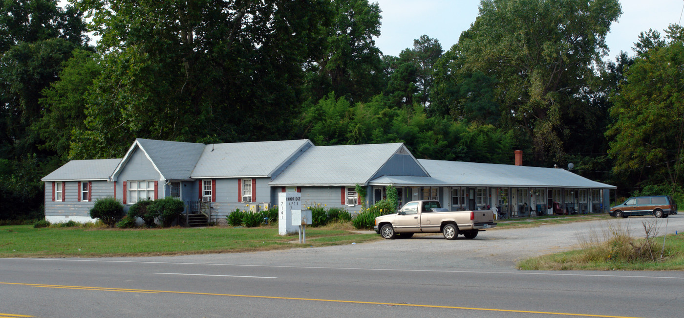 CAMBRIDGE in Williamsburg, VA - Building Photo