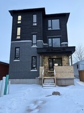 279 Bonaventure Dr in Hamilton, ON - Building Photo - Building Photo