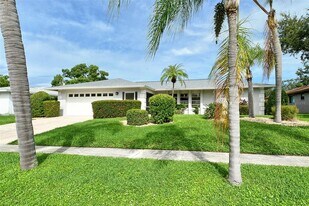 6722 Roxbury Dr in Sarasota, FL - Building Photo