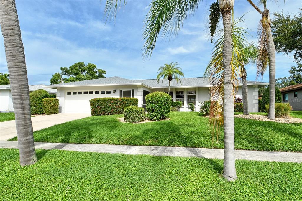6722 Roxbury Dr in Sarasota, FL - Building Photo