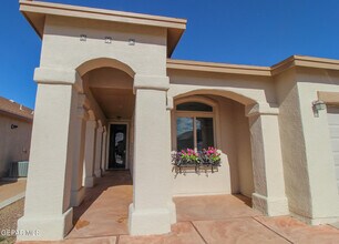 2216 Amber Point Pl in El Paso, TX - Building Photo - Building Photo