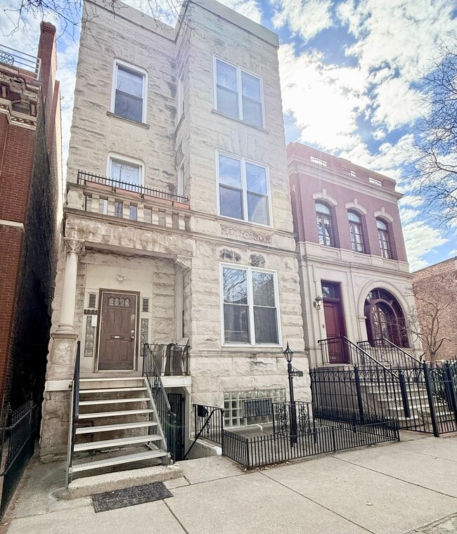 property at 2123 N Seminary Ave