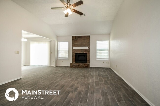 8808 NW 85th Pl in Oklahoma City, OK - Foto de edificio - Building Photo