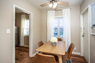 Wakonda Village and Manor Apartment Homes in Des Moines, IA - Building Photo - Interior Photo