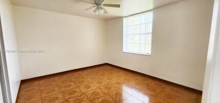 10000 NW 80th Ct, Unit 2523 in Hialeah Gardens, FL - Building Photo - Building Photo