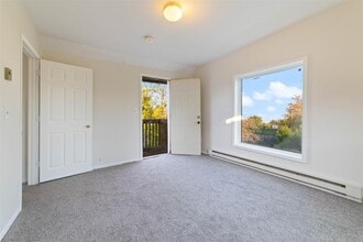 325 E 8th St, Unit 2 in Duluth, MN - Building Photo - Building Photo