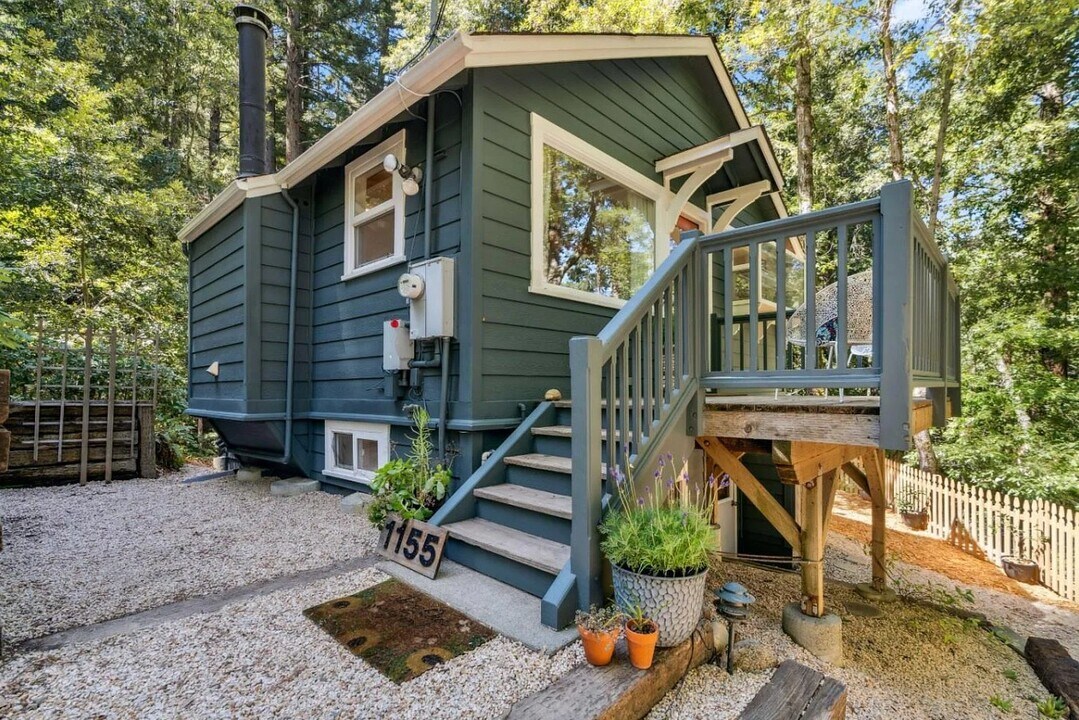 1155 Fanning Grade in Ben Lomond, CA - Foto de edificio