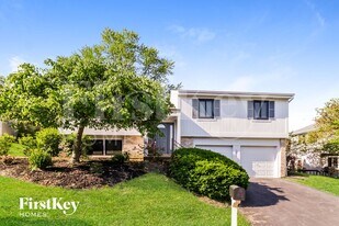 5571 Creekwood Cir in Beckett Ridge, OH - Building Photo