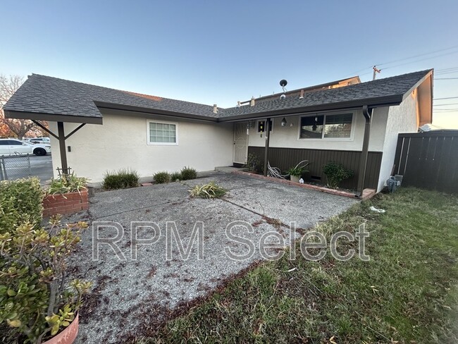 519 San Remo St in Fairfield, CA - Building Photo - Building Photo