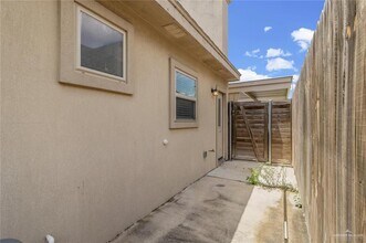 10 Myrtle Beach Ave-Unit -3 in McAllen, TX - Building Photo - Building Photo