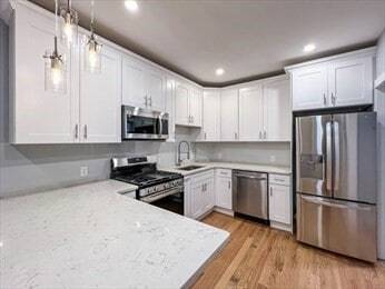 22-24-24 Shelby St, Unit 3 in Boston, MA - Building Photo - Building Photo