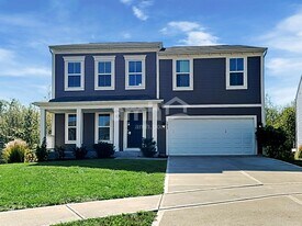 1067 Carrington Pl in Maineville, OH - Building Photo