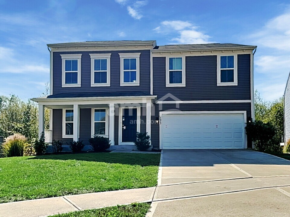 1067 Carrington Pl in Maineville, OH - Building Photo