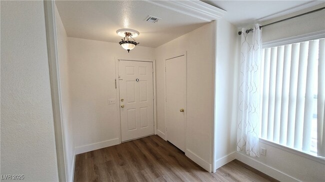 9633 Boylagh Ave in Las Vegas, NV - Building Photo - Building Photo