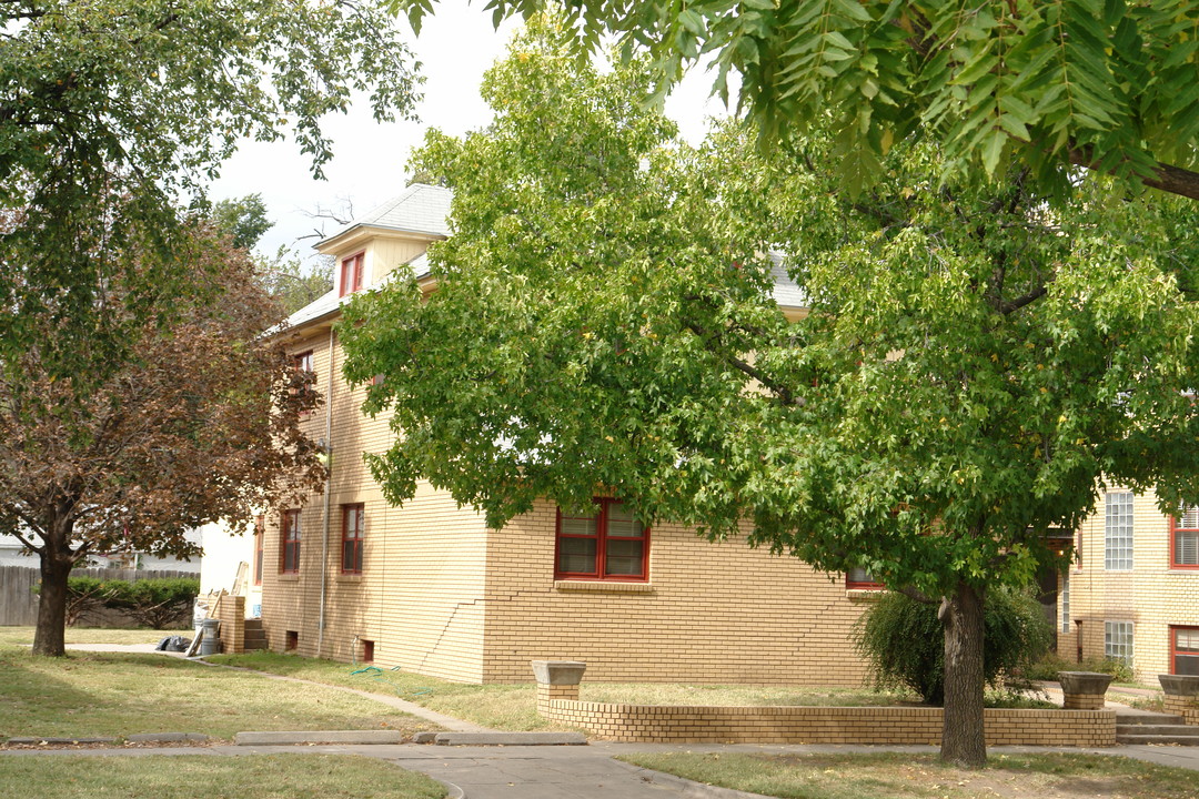 433 N Emporia St in Wichita, KS - Building Photo