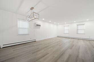 64 Isabella Ave in Bayonne, NJ - Building Photo - Building Photo