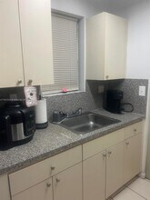 580 NW 114th Ave in Doral, FL - Building Photo - Building Photo