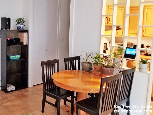property at 125 Trapelo Rd