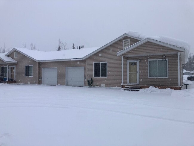 711 B St in Fairbanks, AK - Building Photo - Building Photo