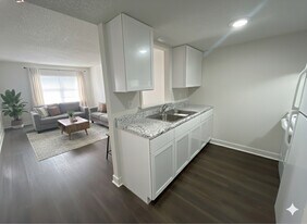 215 S Blankenship Rd in Udall, KS - Building Photo