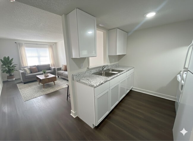 215 S Blankenship Rd