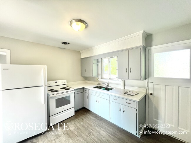 282 Ottawa St S in Kitchener, ON - Building Photo - Building Photo
