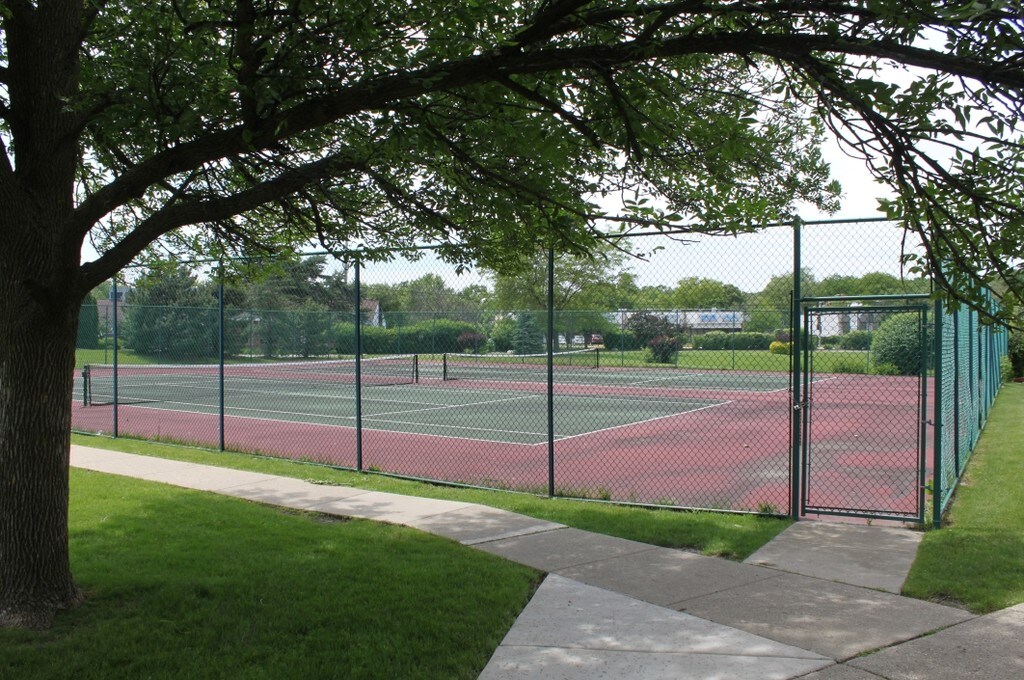 Salem Walk Apartments Northbrook, IL Apartments
