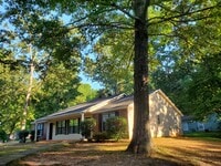 809 Bellemeade Way SW