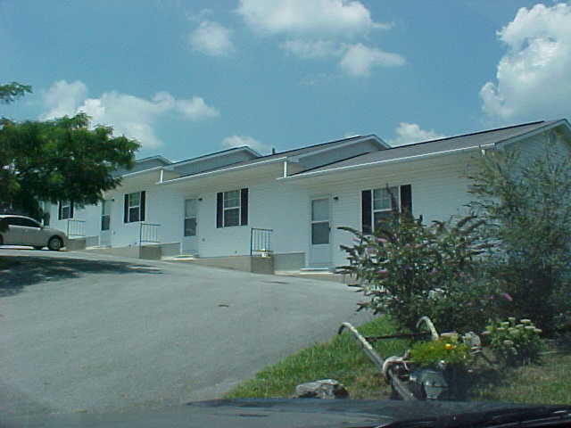 612 Essary Rd in Tazewell, TN - Building Photo