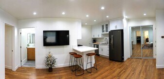 12118 Ramona Ave, Unit E in Hawthorne, CA - Building Photo