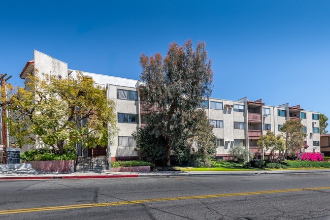 property at 530 S Barrington Ave