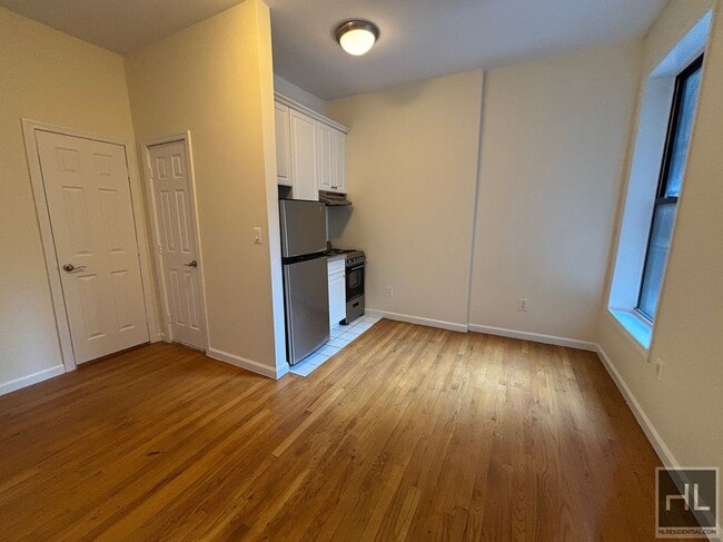 WEST 72 STREET in New York, NY - Building Photo - Building Photo