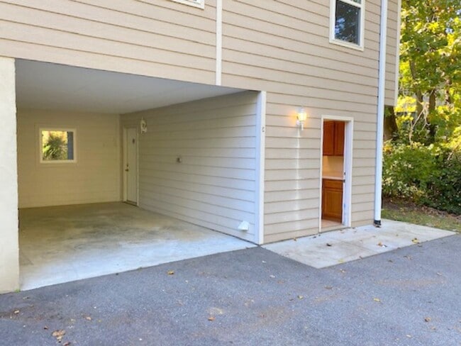 24 Triple H Dr in Asheville, NC - Building Photo - Building Photo