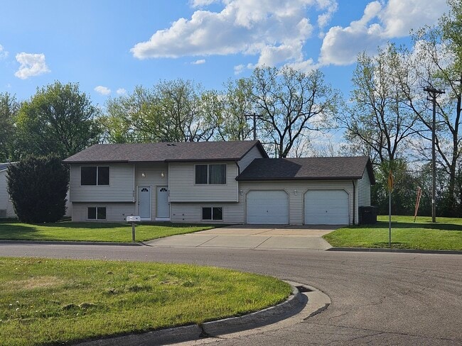 923 Norwood Rd, Unit 925 Norwood Rd