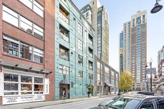 1230 Hamilton St in Vancouver, BC - Building Photo - Building Photo