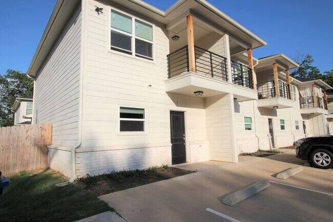 property at 307 N Henry St