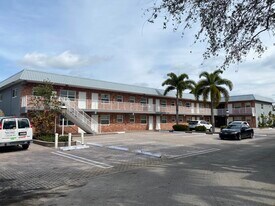 853 SE 4th Ct in Deerfield Beach, FL - Building Photo